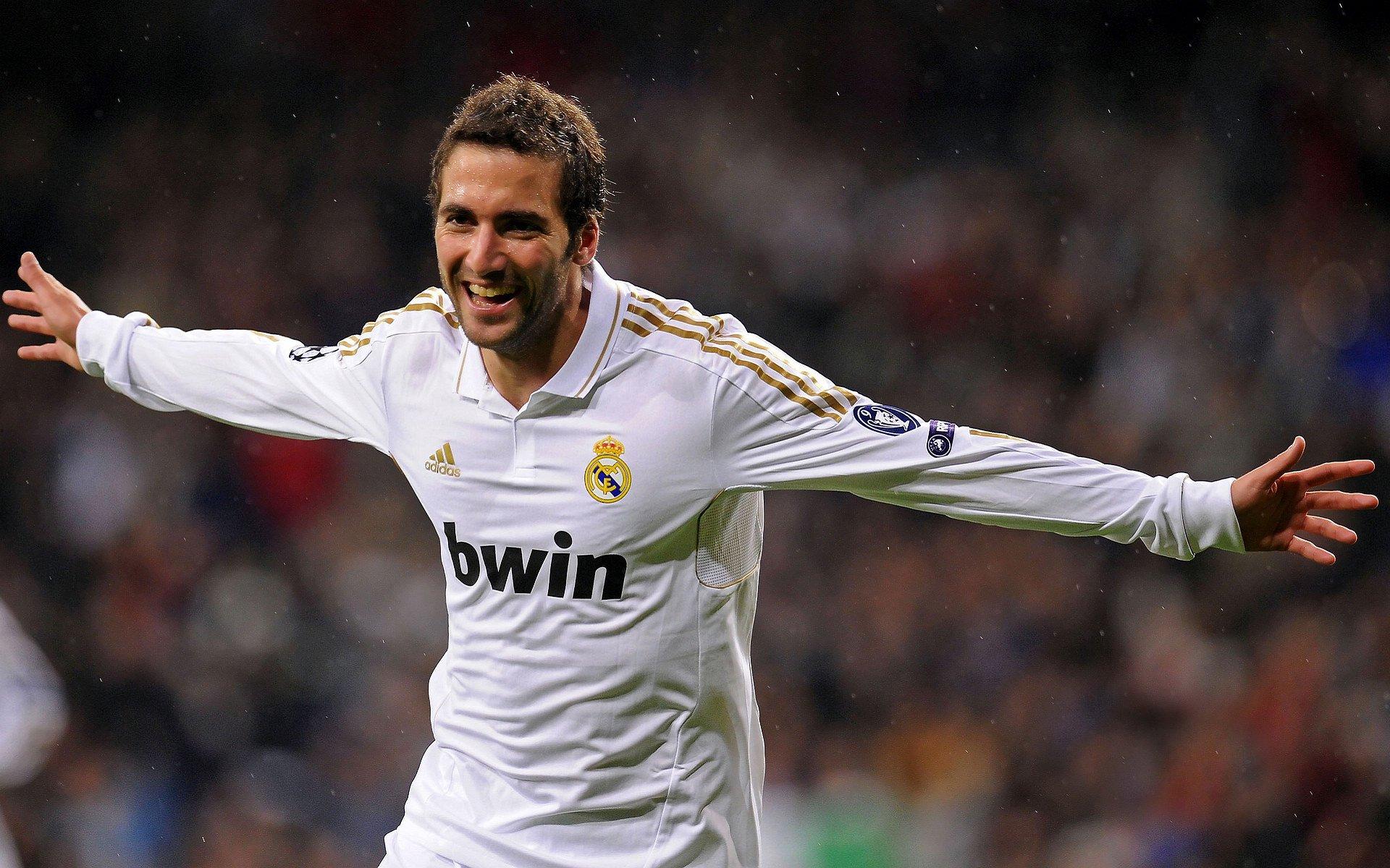 世预赛欧洲区闪耀三星与一超新星，帕罗特领衔本轮最佳候选名单